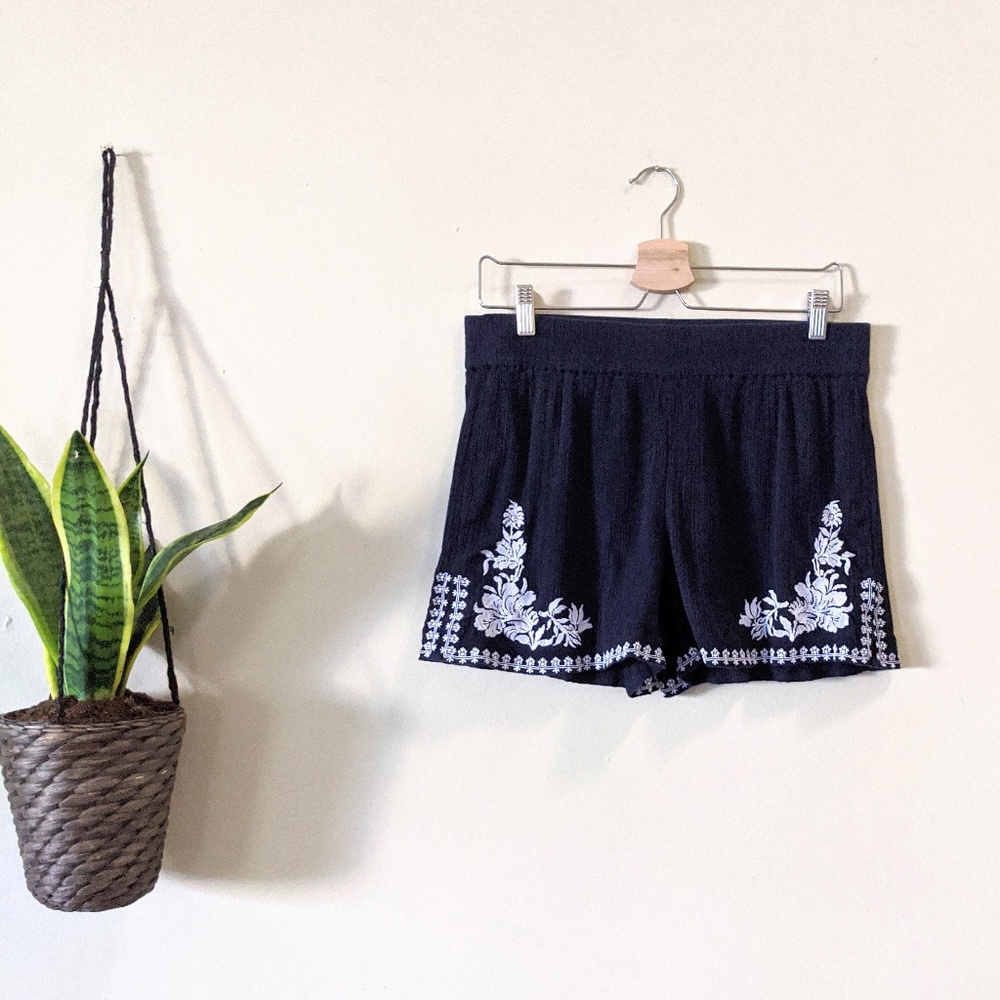 Ann Taylor Navy Blue Floral Embroidered Shorts